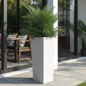 Biała donica trapezowa metalowa do ogrodu i tarasu