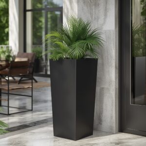Nowoczesna czarna donica trapezowa ze stali malowanej proszkowo, idealna do ogrodu, na taras i do wnętrz