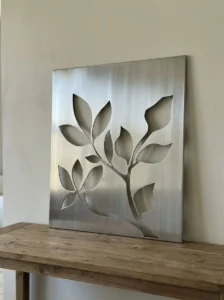 Leaf Harmony – metalowa dekoracja z motywem liści