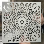 Panel Dekoracyjny Metalowy Lotus Radiance – ażurowy panel ścienny z symetrycznym wzorem