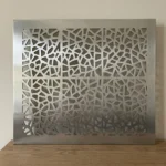 Panel dekoracyjny metalowy srebrny geometryczny ażurowy na ścianę Urban Mosaic