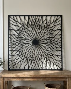 Panel Dekoracyjny Metalowy Solar Burst – nowoczesny ażurowy panel ścienny z promienistym wzorem