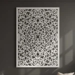 Panel dekoracyjny metalowy Biała Arabeska – biały, ażurowy wzór arabeskowy na ścianę
