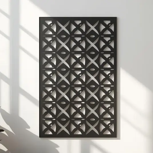 Czarny metalowy panel dekoracyjny Modern Grid z geometrycznym wzorem w stylu nowoczesnej kratownicy, zawieszony na ścianie.