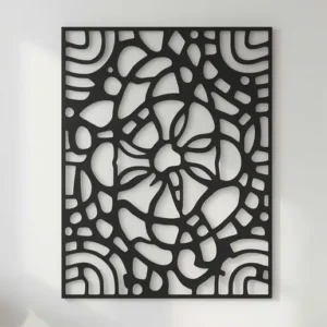 Czarny metalowy panel dekoracyjny Abstrakcyjne Echo z geometryczno-organicznym wzorem na białej ścianie