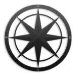 Czarna metalowa dekoracja ścienna w kształcie róży wiatrów – ośmiokierunkowy kompas w okręgu.