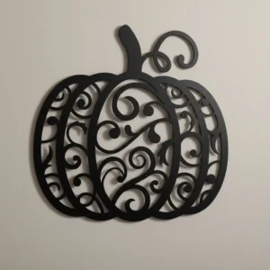 Metalowa ażurowa dekoracja ścienna dynia na Halloween z ozdobnym ornamentem