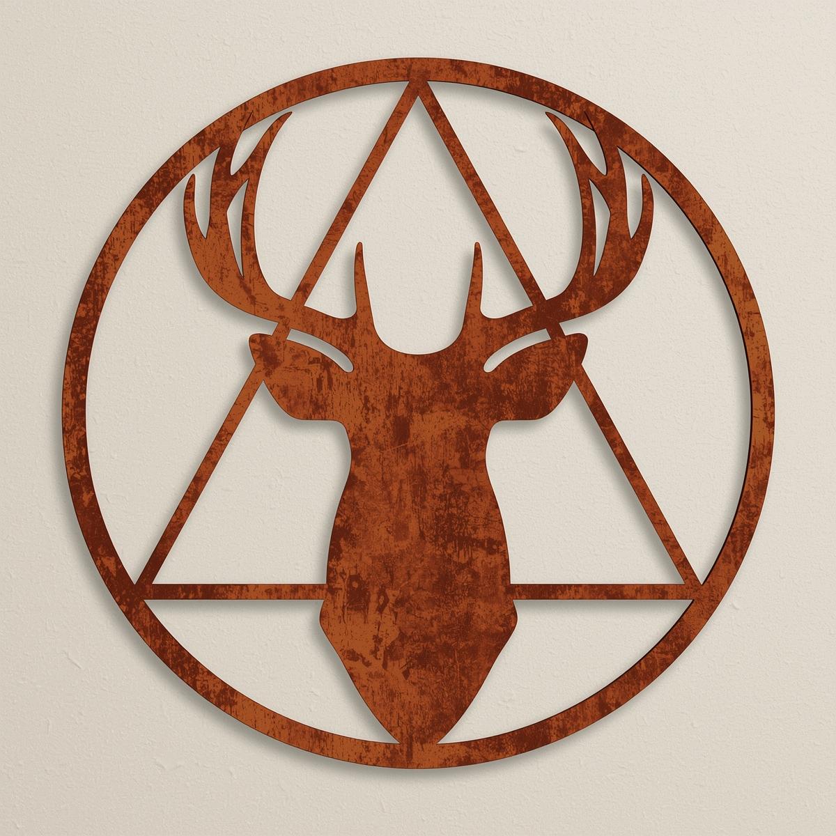 Metalowa dekoracja ścienna – jeleń w geometrycznym wzorze