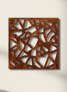 Panel dekoracyjny ażurowy Rusty Branches z metalu, nieregularny wzór przypominający gałęzie w wykończeniu corten