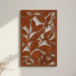 Panel dekoracyjny metalowy Big Leaves – cortenowy, z ażurowym wzorem dużych liści.