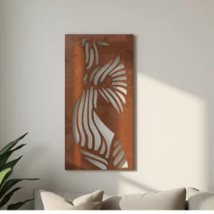 Panel dekoracyjny metalowy Dancing Lines – cortenowy, z falistym wzorem przypominającym taniec i ruch.