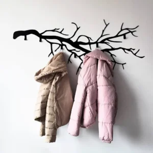 Metalowy wieszak ścienny w kształcie gałęzi drzewa, designerska dekoracja i praktyczny wieszak do przedpokoju