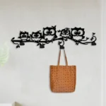 Metalowy wieszak ścienny Sowy na Gałęzi z dekoracyjnym motywem pięciu sów siedzących na gałęzi