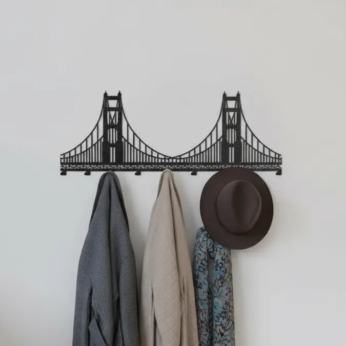Metalowy wieszak ścienny Most Golden Gate w kształcie słynnego mostu wiszącego, czarny, dekoracyjny