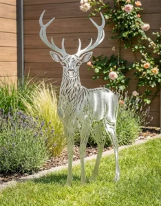 Metalowa dekoracja ogrodowa do wbicia Jeleń Ogrodu na trawniku przy rabacie