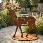 Metalowy jeleń wolnostojący Leśny Monarch – cortenowa rzeźba ogrodowa na podstawie