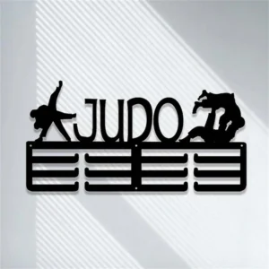 Metalowy wieszak na medale Judo na ścianie
