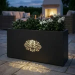 Donica LED kaszubska z podświetlanym wzorem tulipana kaszubskiego na tarasie