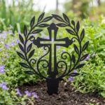 Krzyż Ogrodowy Oliwny – metalowa dekoracja sakralna do ogrodu