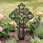 Krzyż Ogrodowy Różany – metalowa dekoracja sakralna do ogrodu