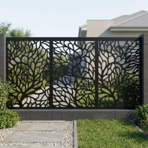 Metalowy panel ogrodzeniowy Liściasta Harmonia z ażurowym wzorem liści zamontowany przy nowoczesnej posesji. (AI Edited)