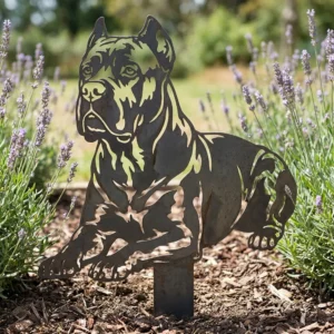 Cane corso v4 – Dekoracja Ogrodowa Metalowa w rabacie z lawendą