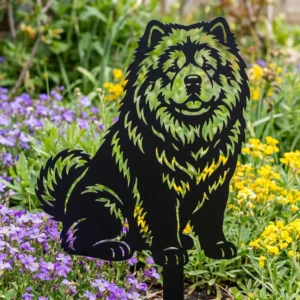Chow chow v2 – Dekoracja Ogrodowa Metalowa w kolorowej rabacie kwiatowej