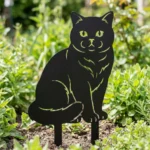 Kot Cichy Obserwator metalowa dekoracja ogrodowa do wbicia w ziemię
