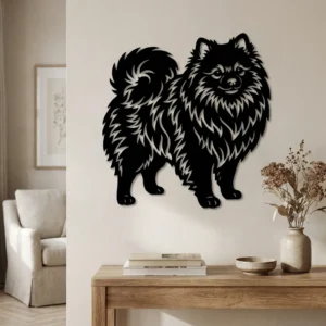 Pomeranian - metalowa dekoracja ścienna, model 3 na ścianie we wnętrzu