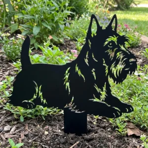 Terier szkocki Scottish Terrier – metalowa dekoracja ogrodowa do wbicia w ziemię